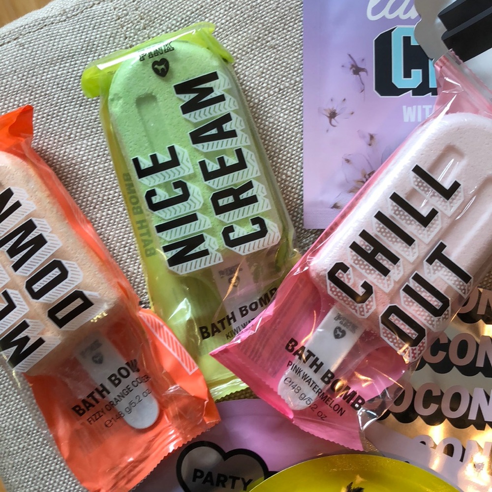🦄🍭🍦FREE GOODIES!!🍦🍭🦄 - Picture 3 of 4